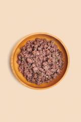 Contenuto cibo umido per cani con carne di manzo